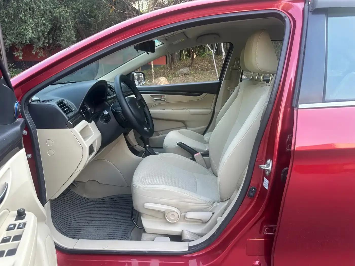 Ciaz 2015 1.6L Automatic Comfort Edition — миниатюра 7