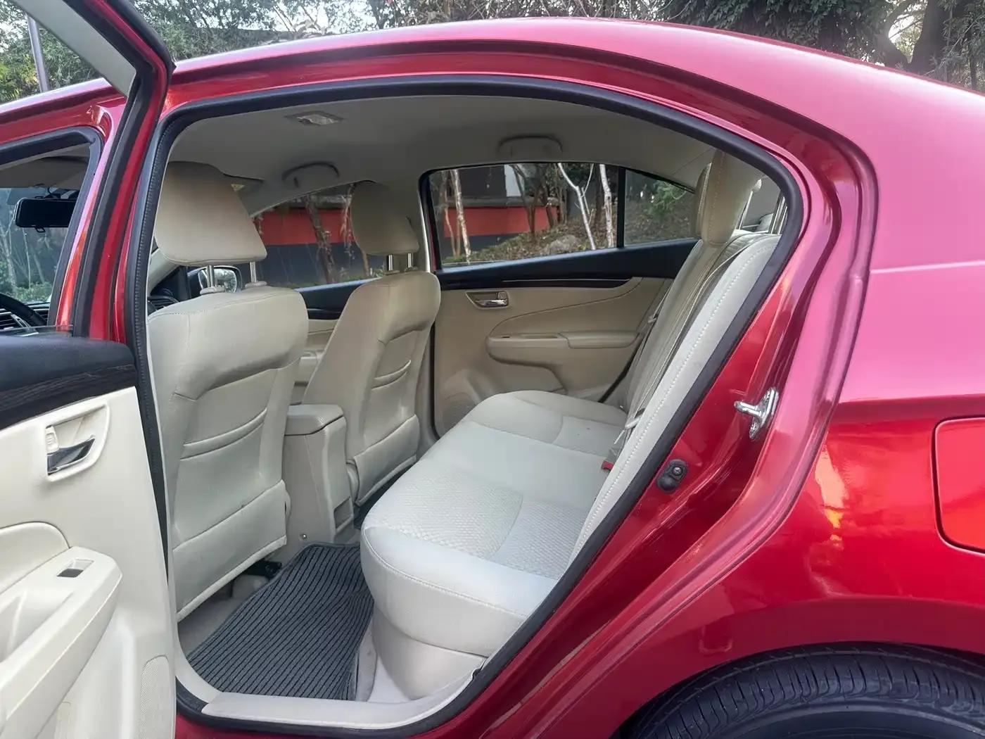 Ciaz 2015 1.6L Automatic Comfort Edition — миниатюра 8