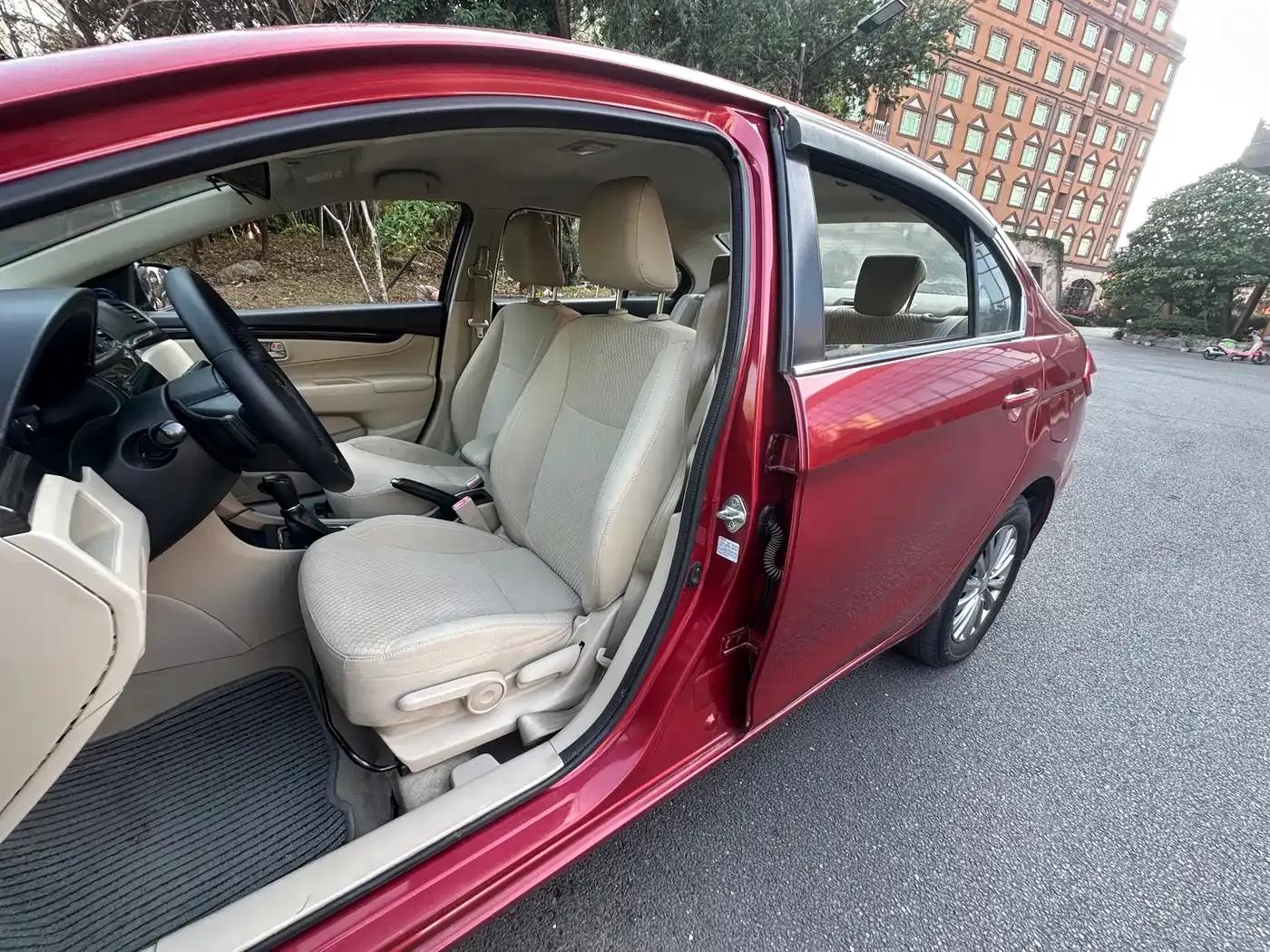 Ciaz 2015 1.6L Automatic Comfort Edition — миниатюра 10