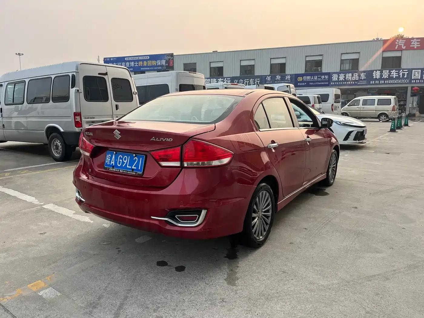 Ciaz 2015 1.6L Automatic Enjoyment Edition — миниатюра 13