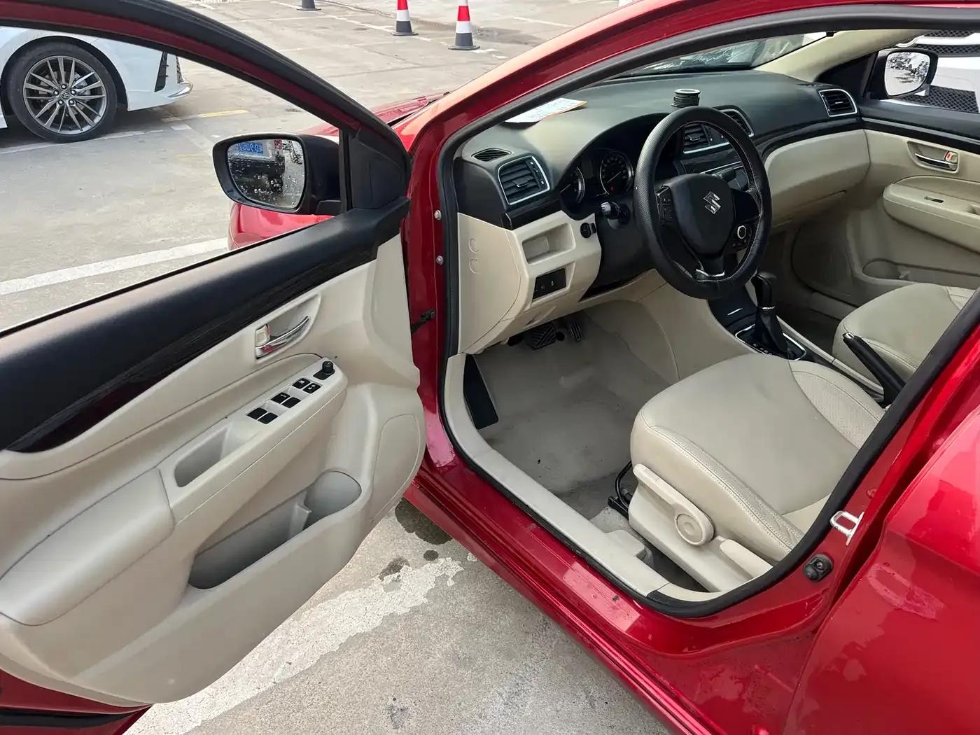Ciaz 2015 1.6L Automatic Enjoyment Edition — миниатюра 5