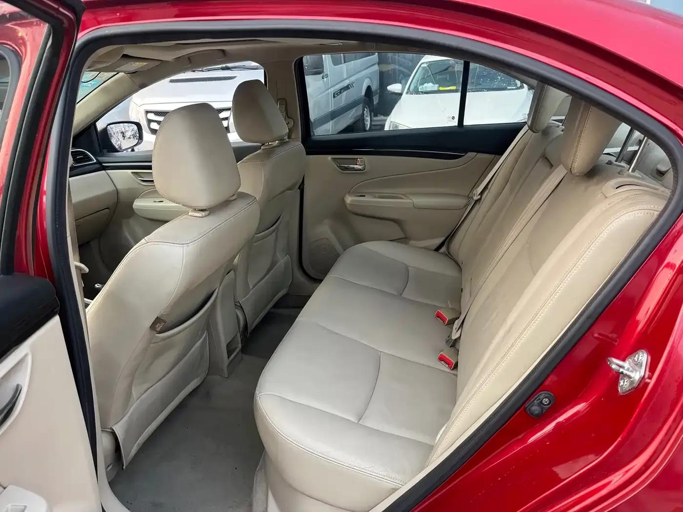 Ciaz 2015 1.6L Automatic Enjoyment Edition — миниатюра 6