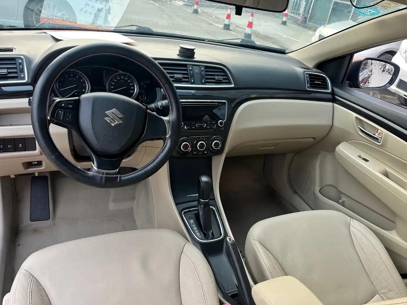 Ciaz 2015 1.6L Automatic Enjoyment Edition — миниатюра 7