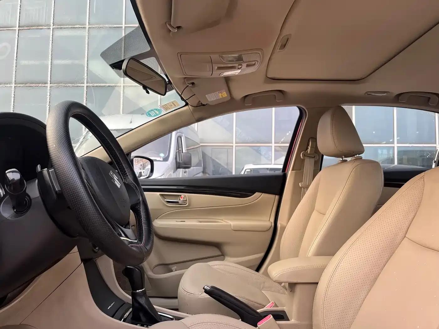 Ciaz 2015 1.6L Automatic Enjoyment Edition — миниатюра 9