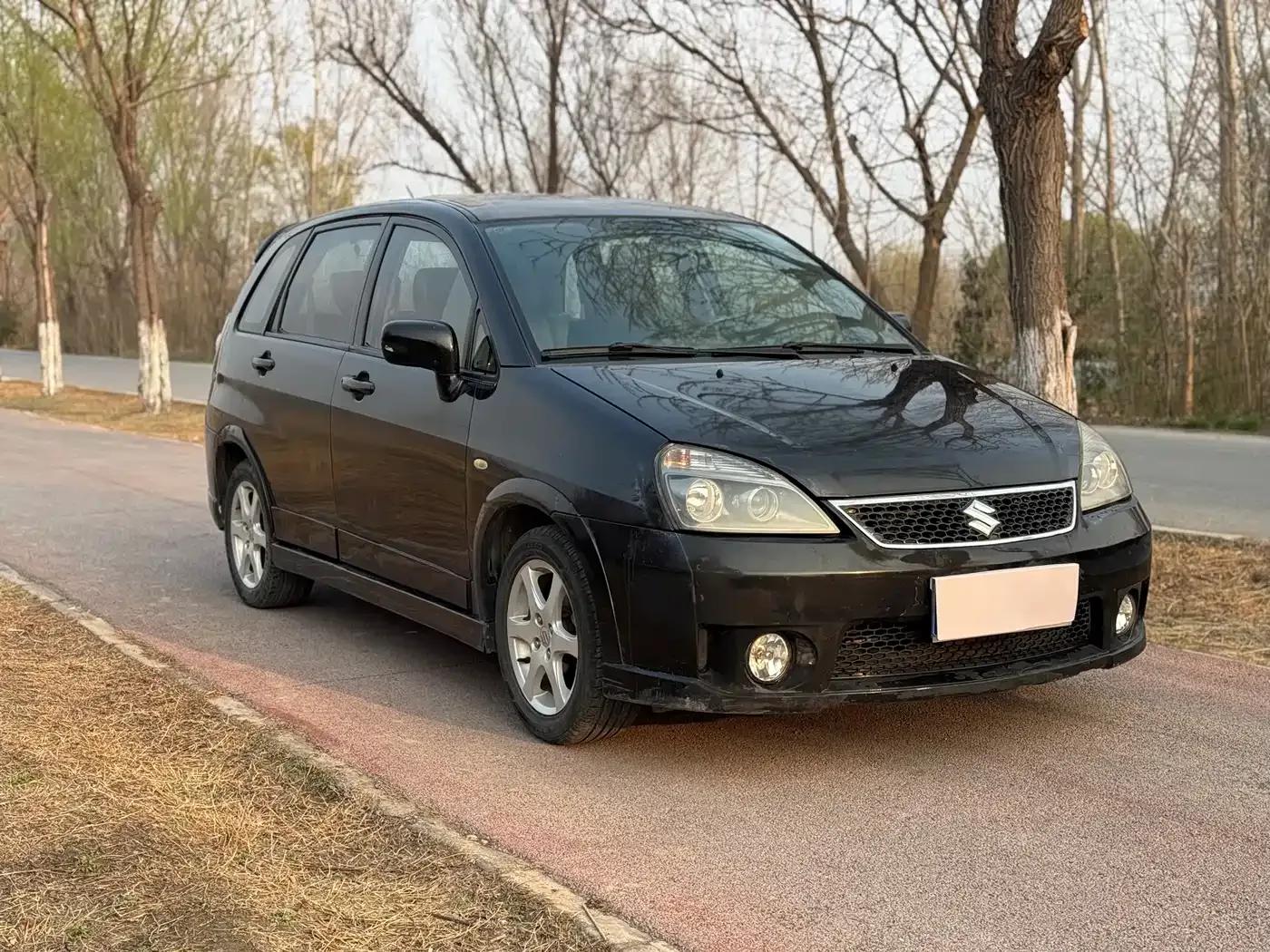 Liana 2013 Hatchback 1.4L Manual Deluxe — миниатюра 3