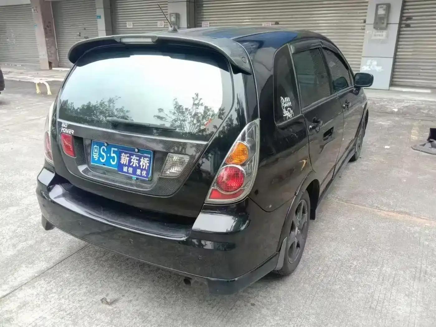 Liana 2013 Hatchback 1.4L Manual Deluxe — миниатюра 5