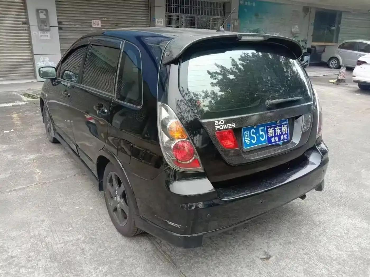 Liana 2013 Hatchback 1.4L Manual Deluxe — миниатюра 6