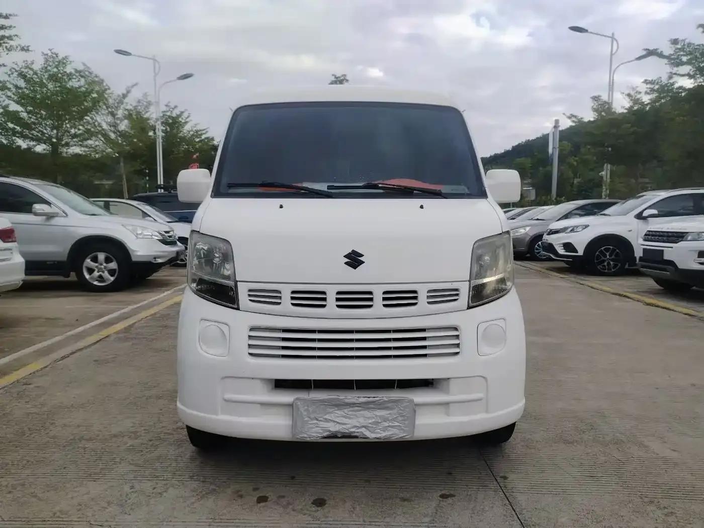 Langdi 2010 1.2L Manual Standard Sunny Edition — миниатюра 1