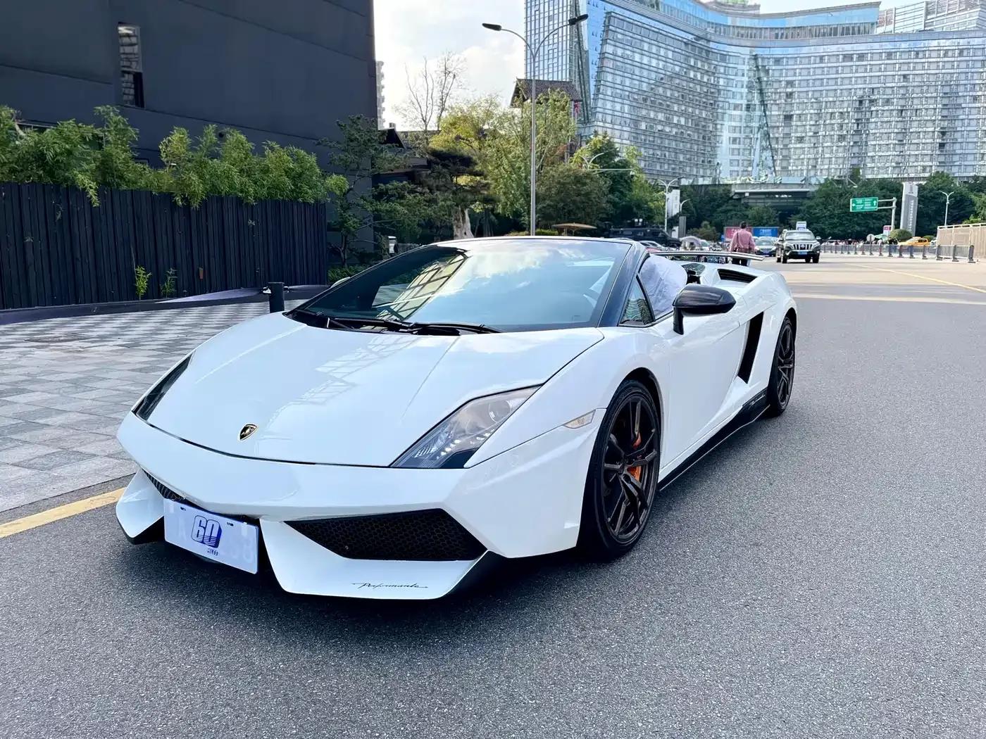 Gallardo 2011 LP 570-4 Spyder Performante — миниатюра 16