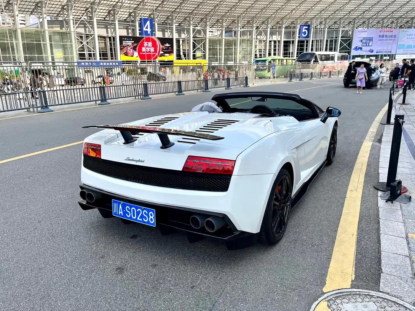 Gallardo 2011 LP 570-4 Spyder Performante — миниатюра 18