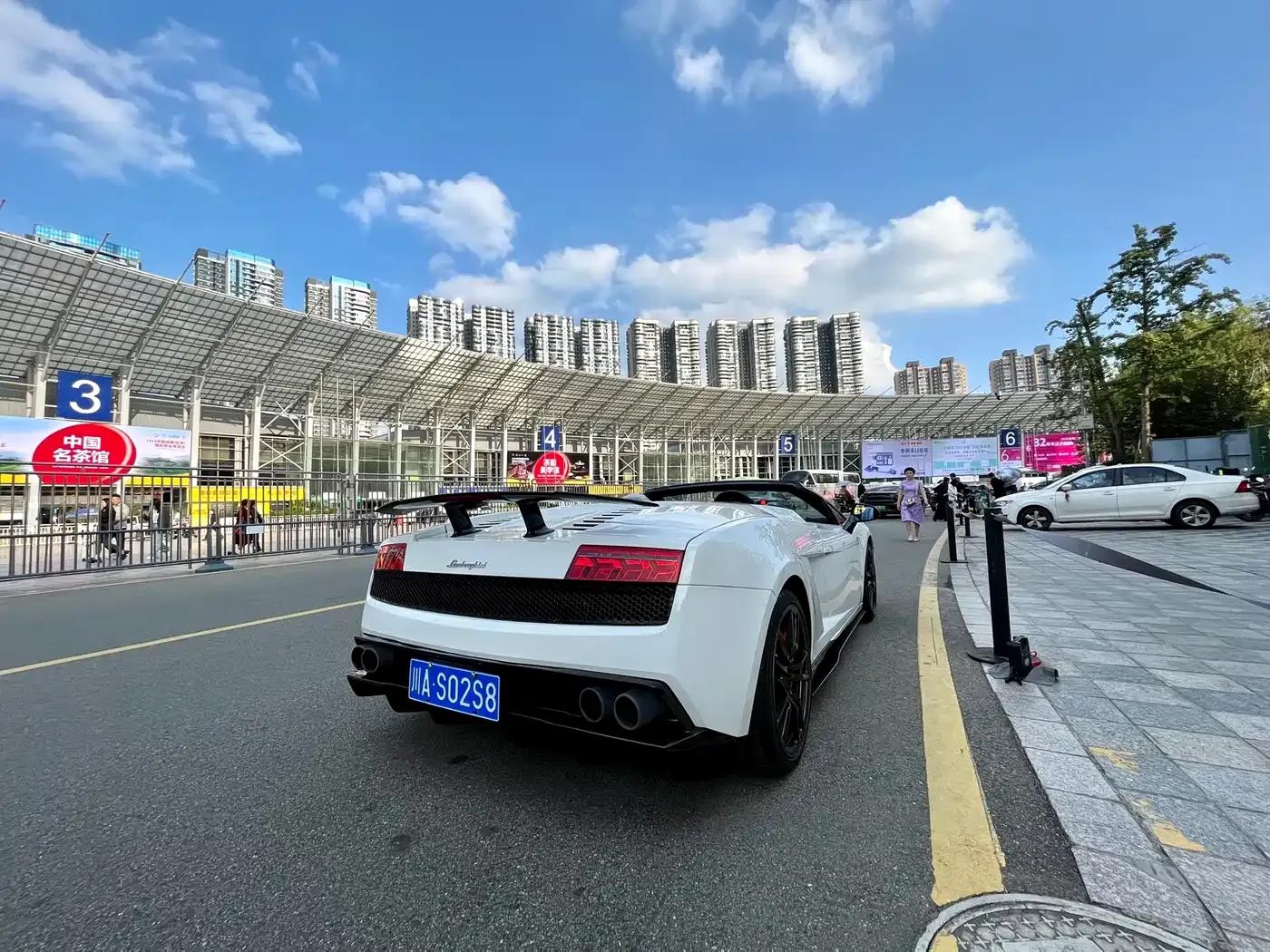 Gallardo 2011 LP 570-4 Spyder Performante — миниатюра 19