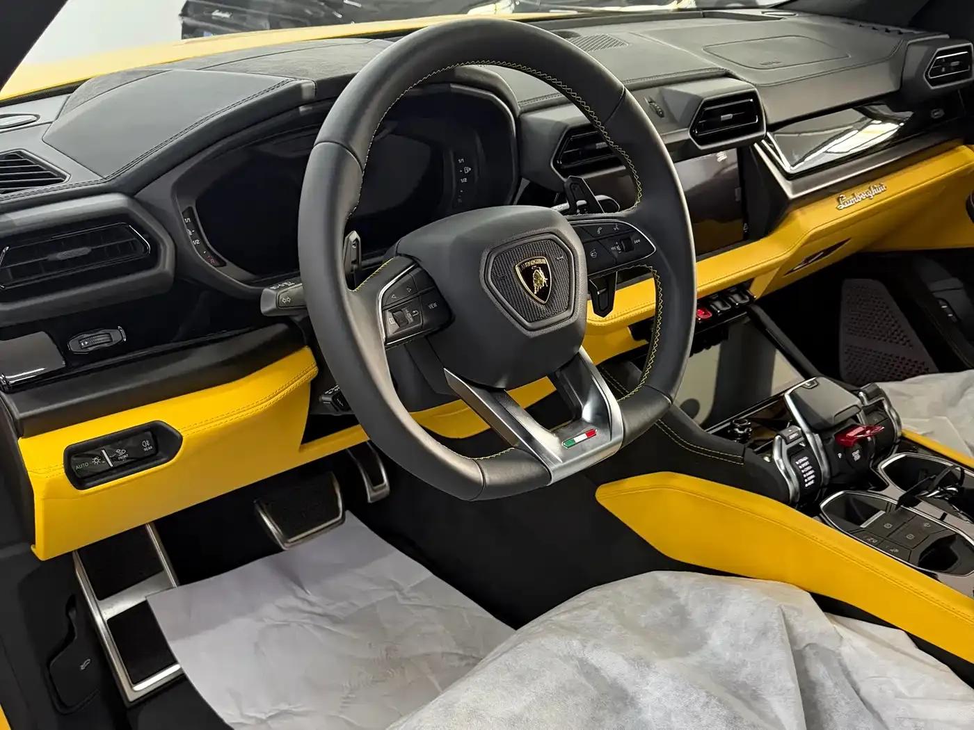 2025 Urus SE 4.0T Standard Edition — миниатюра 7