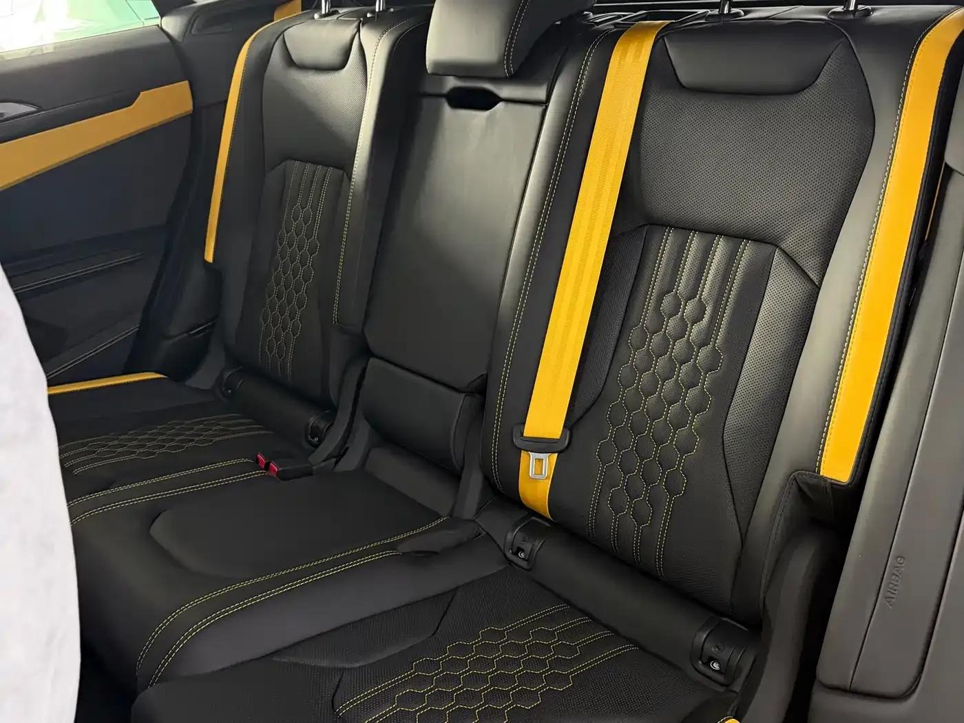 2025 Urus SE 4.0T Standard Edition — миниатюра 9