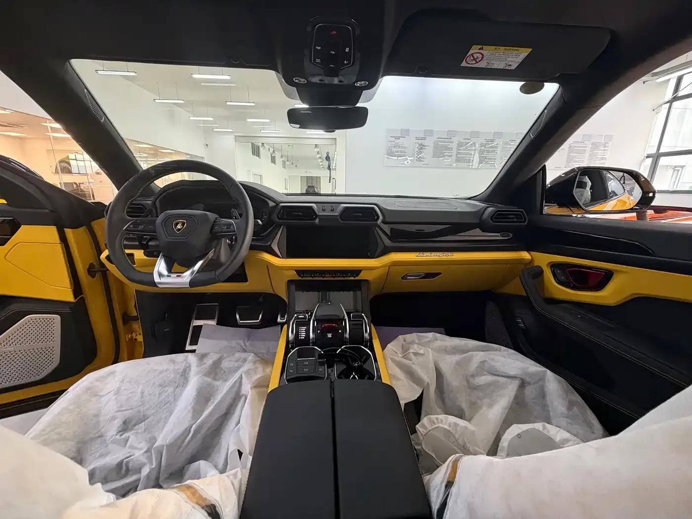 2025 Urus SE 4.0T Standard Edition — миниатюра 10