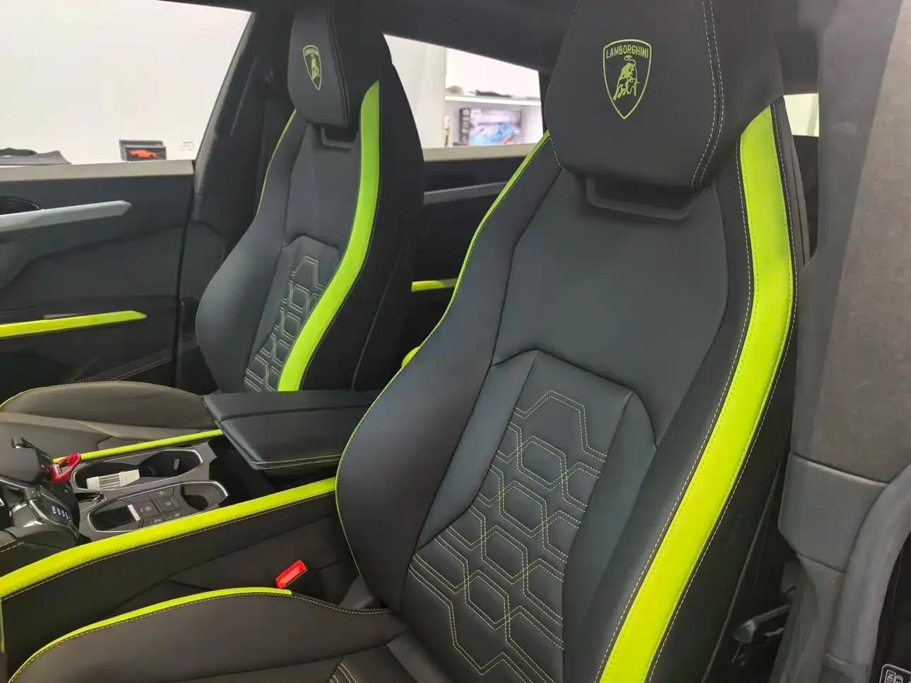 2025 Urus SE 4.0T Standard Edition — миниатюра 6