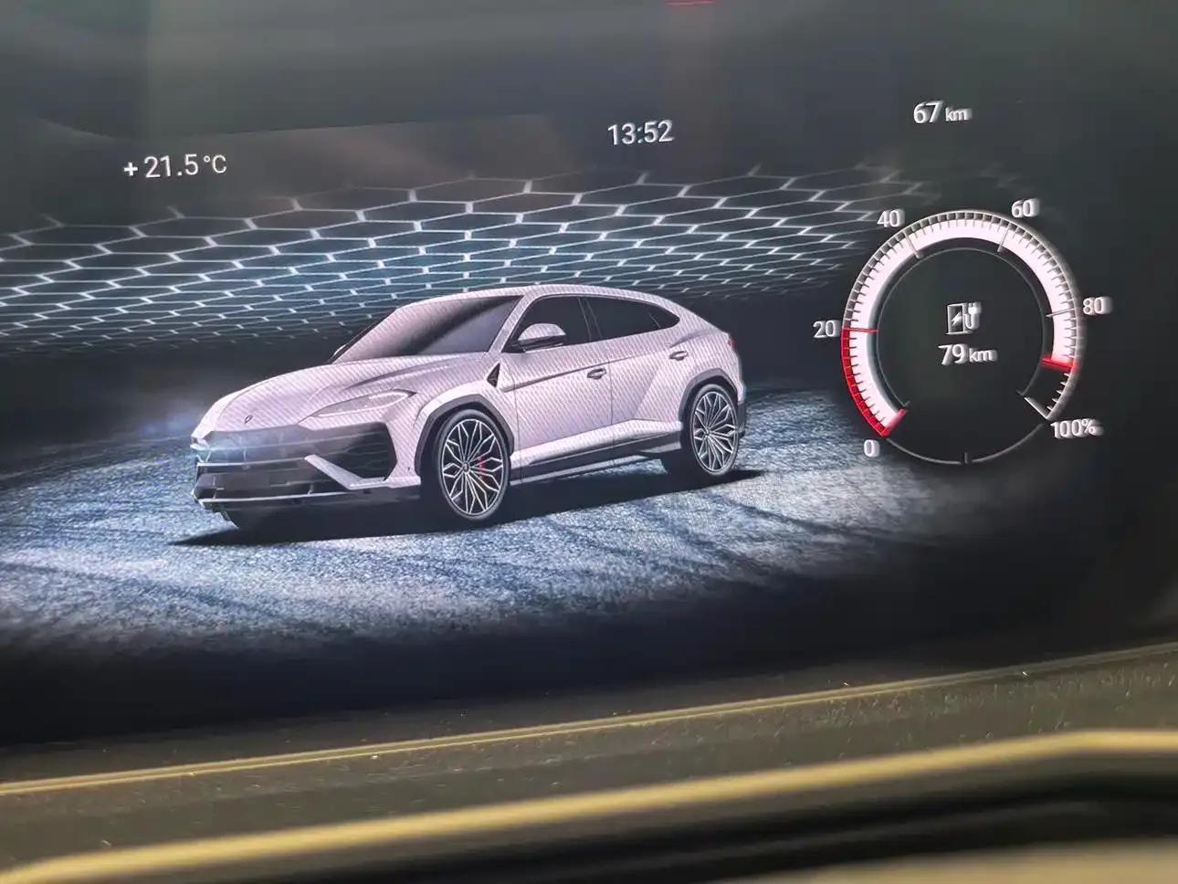 2025 Urus SE 4.0T Standard Edition — миниатюра 9