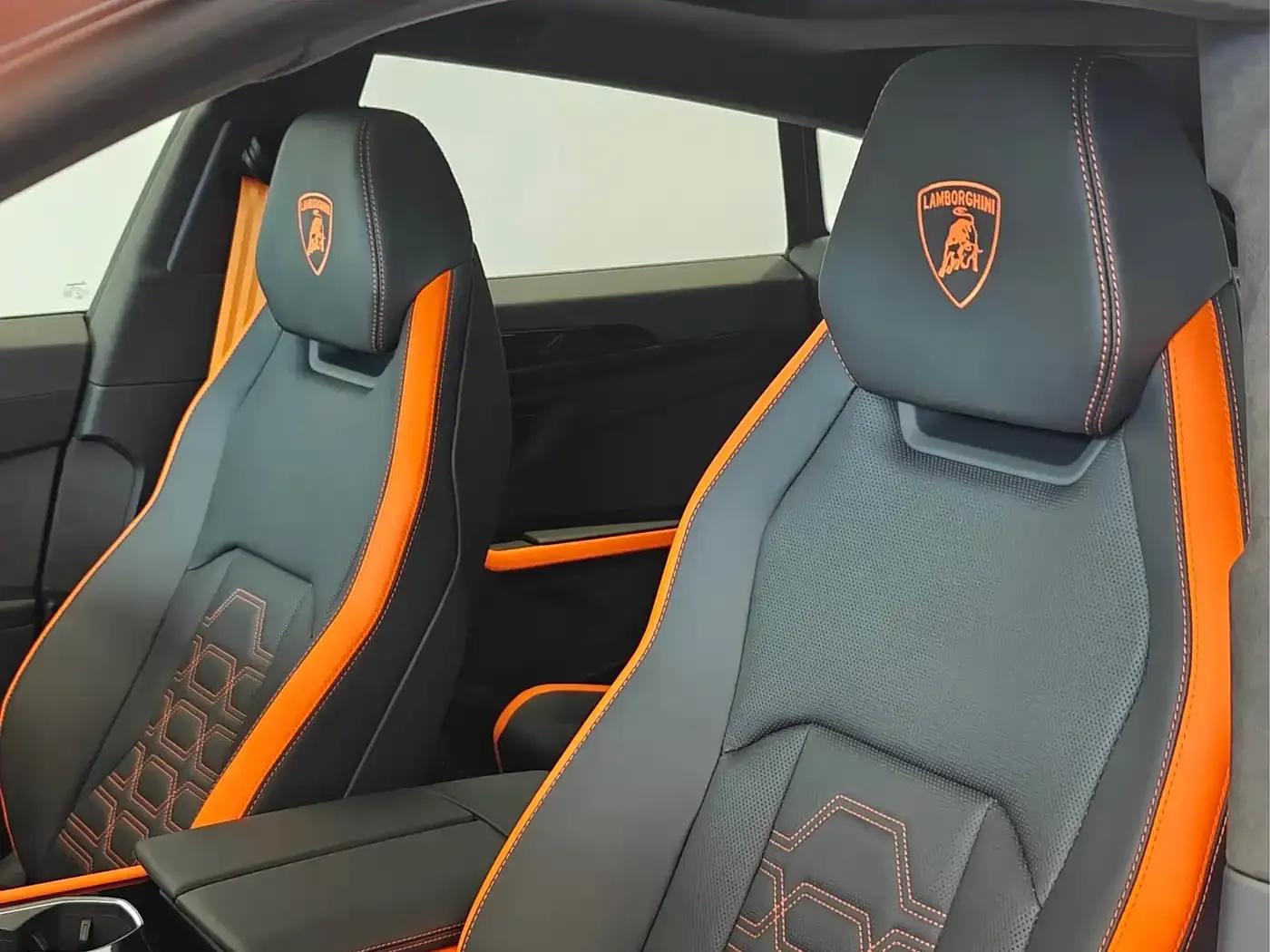 2025 Urus SE 4.0T Standard Edition — миниатюра 3