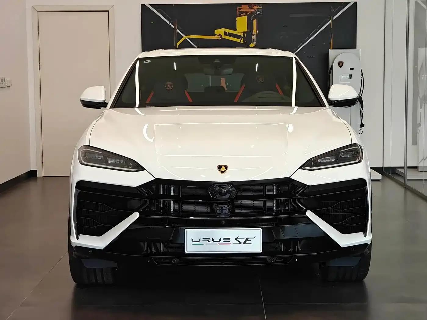 2025 Urus SE 4.0T Standard Edition — миниатюра 6