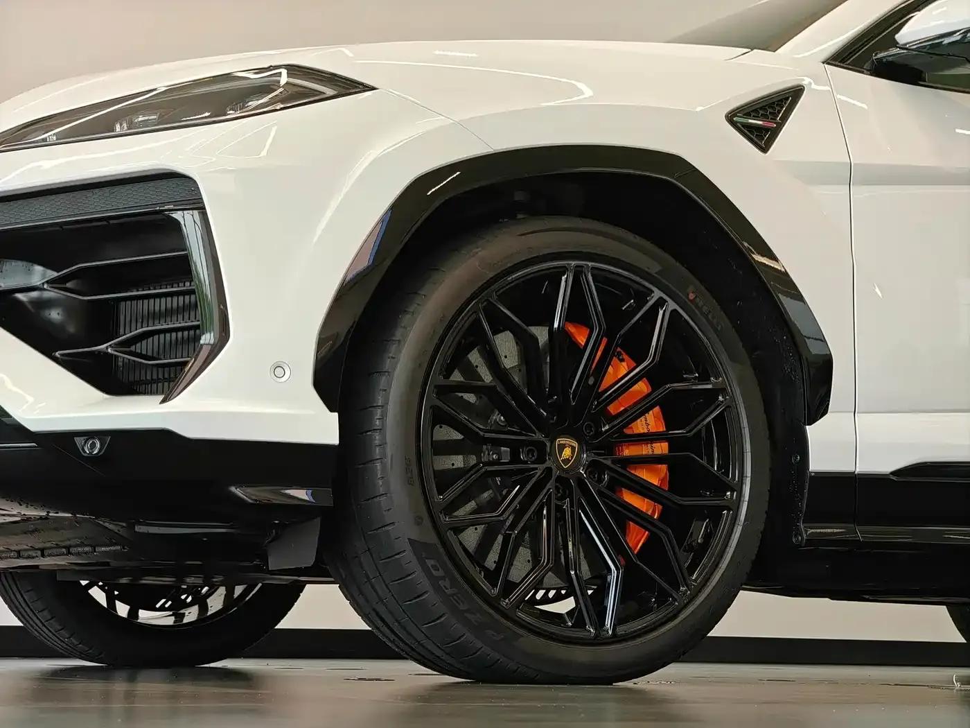 2025 Urus SE 4.0T Standard Edition — миниатюра 7