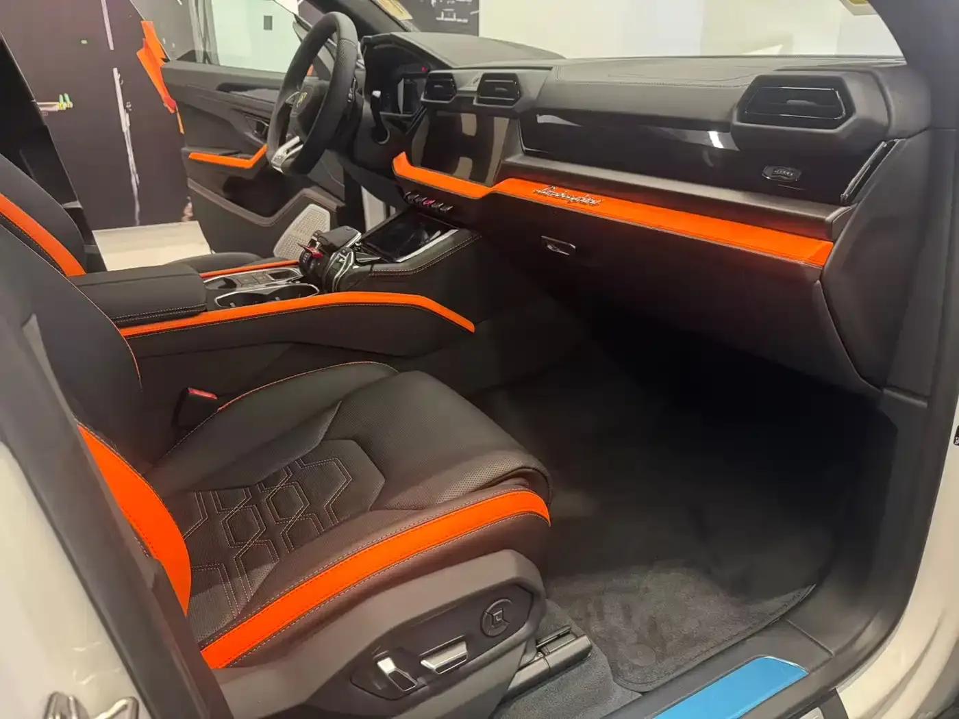 2025 Urus SE 4.0T Standard Edition — миниатюра 9
