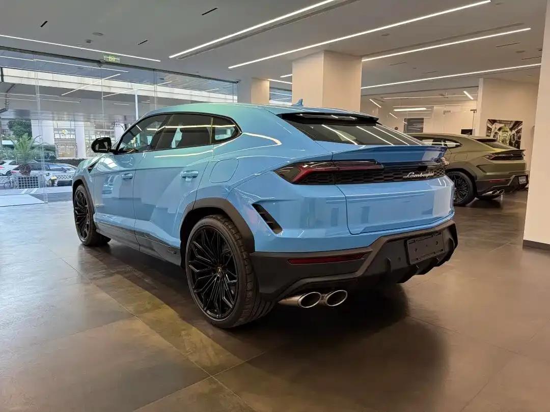 2025 Urus SE 4.0T Standard Edition — миниатюра 9