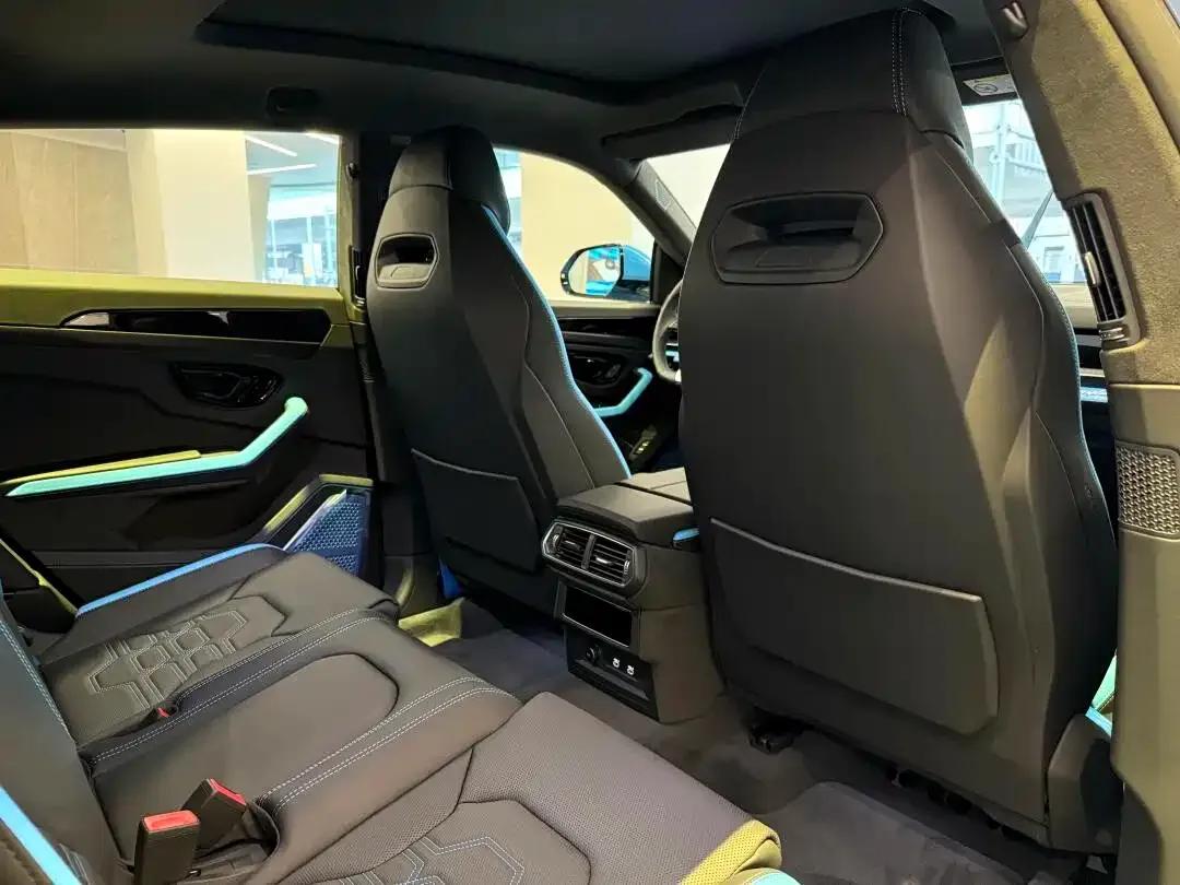 2025 Urus SE 4.0T Standard Edition — миниатюра 10