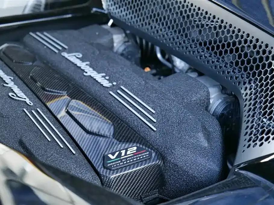 Revuelto 2023 6.5L PHEV Standard Edition — миниатюра 17