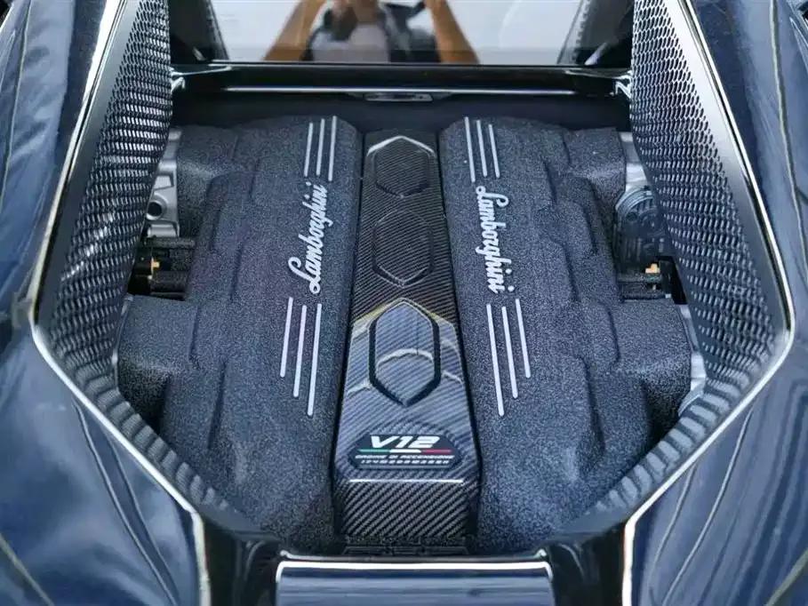 Revuelto 2023 6.5L PHEV Standard Edition — миниатюра 10