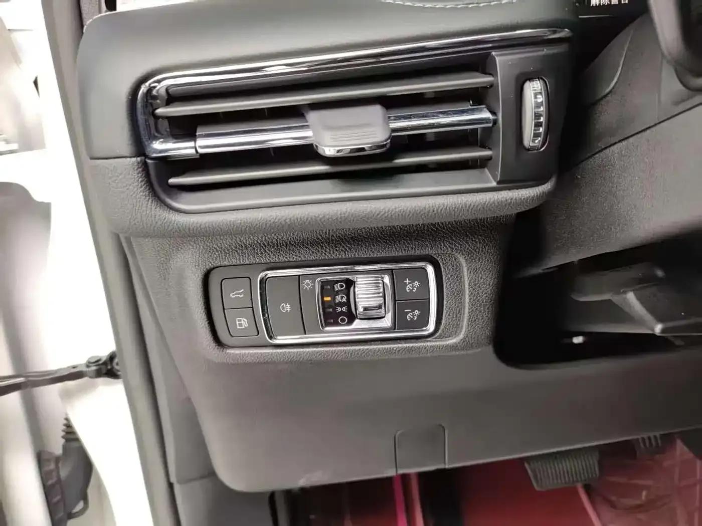 Adventurer New Energy 2021 PHEV 4WD e-Enjoy Edition — миниатюра 27
