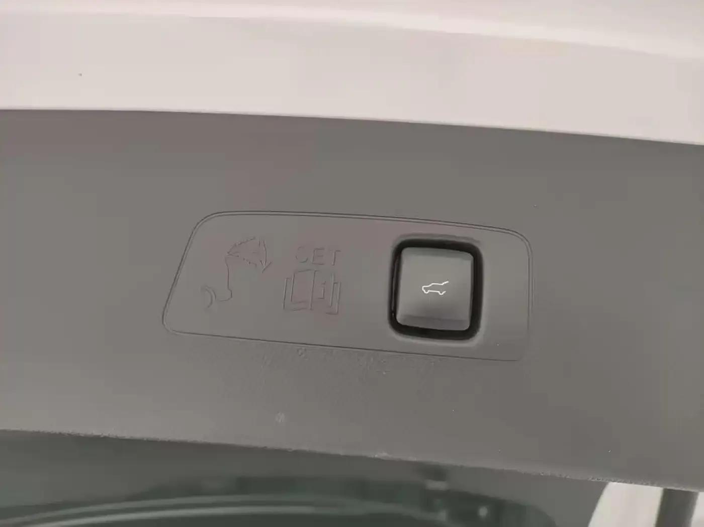 Adventurer New Energy 2021 PHEV 4WD e-Enjoy Edition — миниатюра 8