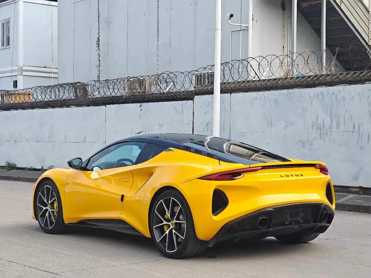 2022 EMIRA 3.5T V6 Manual First Edition — миниатюра 4