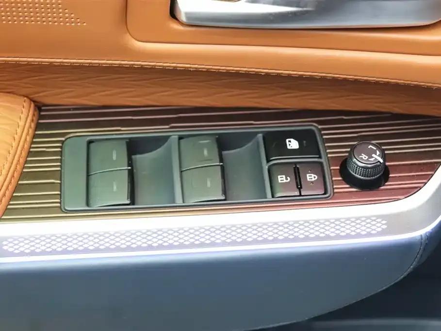 Lorinser High-Roof Tourer 2026 Model 2.5L — миниатюра 11