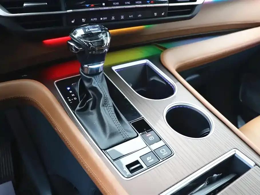 Lorinser High-Roof Tourer 2026 Model 2.5L — миниатюра 14