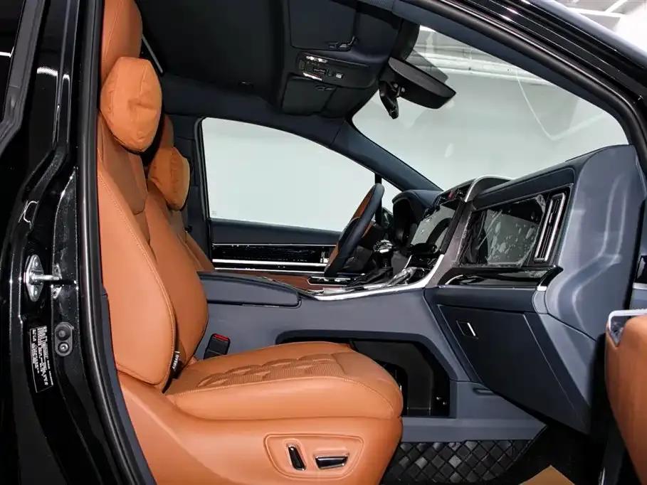 Lorinser Traveler 2026 High-Roof Touring Edition 2.5L High-Roof Touring Edition with Panoramic Sunroof — миниатюра 22