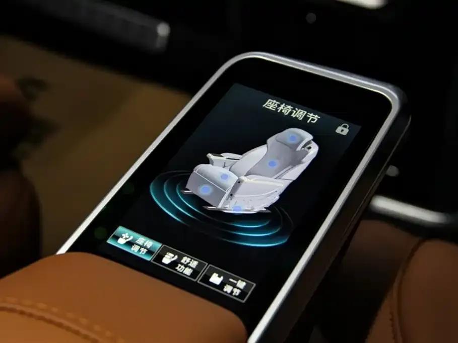 Lorinser Traveler 2026 High-Roof Touring Edition 2.5L High-Roof Touring Edition with Panoramic Sunroof — миниатюра 28