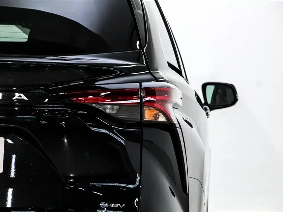 Lorinser Traveler 2026 High-Roof Touring Edition 2.5L High-Roof Touring Edition with Panoramic Sunroof — миниатюра 35