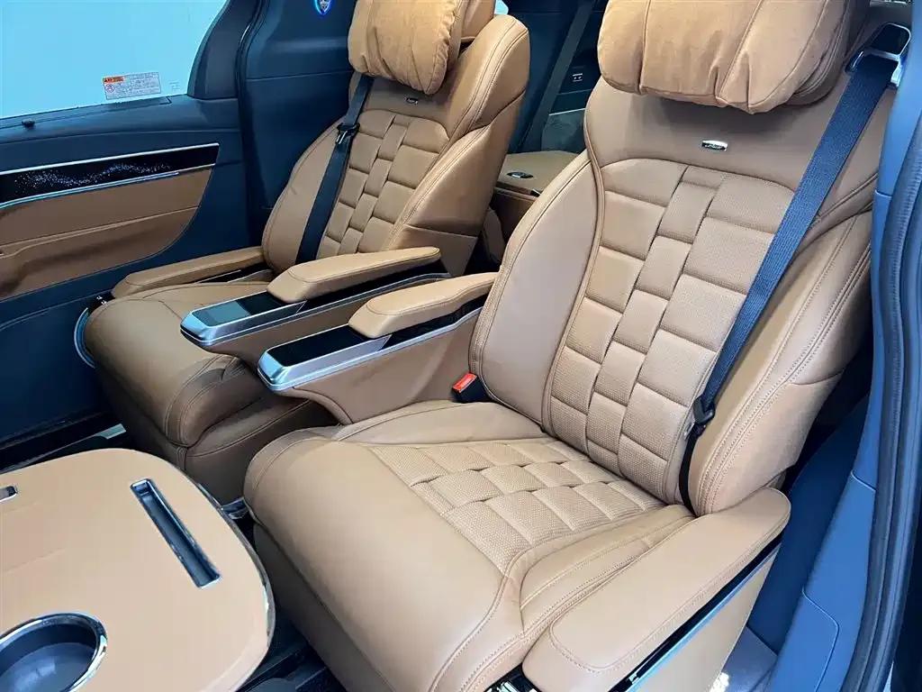Lorinser Traveler 2026 High-Roof Touring Edition 2.5L High-Roof Touring Edition with Panoramic Sunroof — миниатюра 21