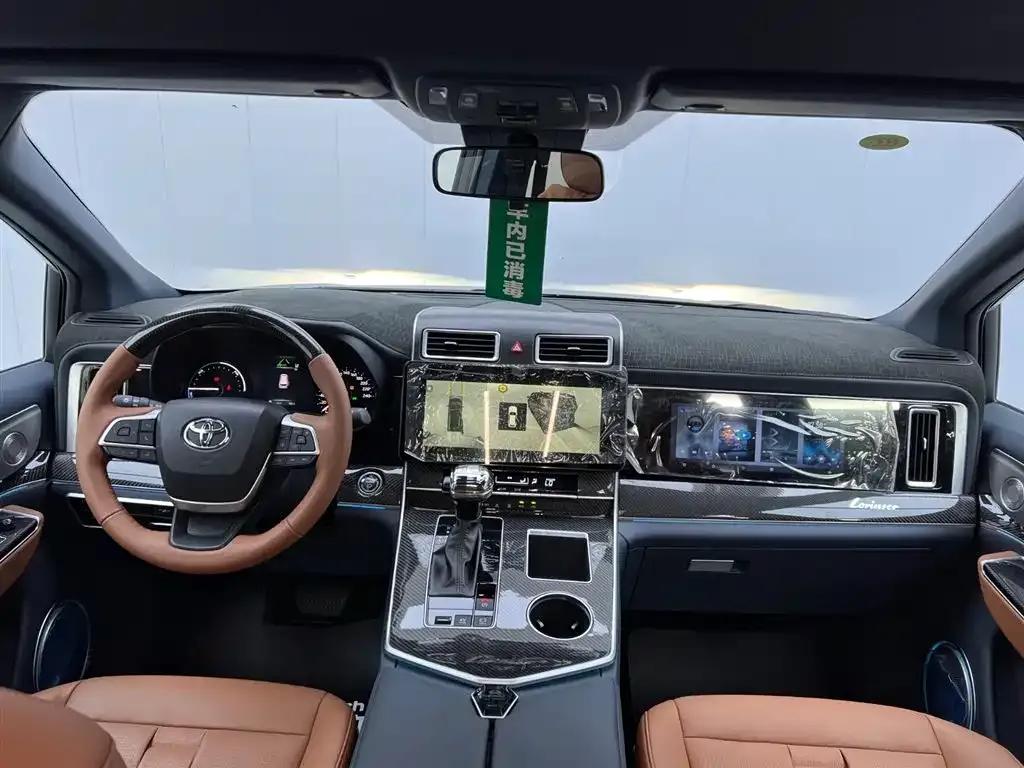 Lorinser Traveler 2026 High-Roof Touring Edition 2.5L High-Roof Touring Edition with Panoramic Sunroof — миниатюра 27