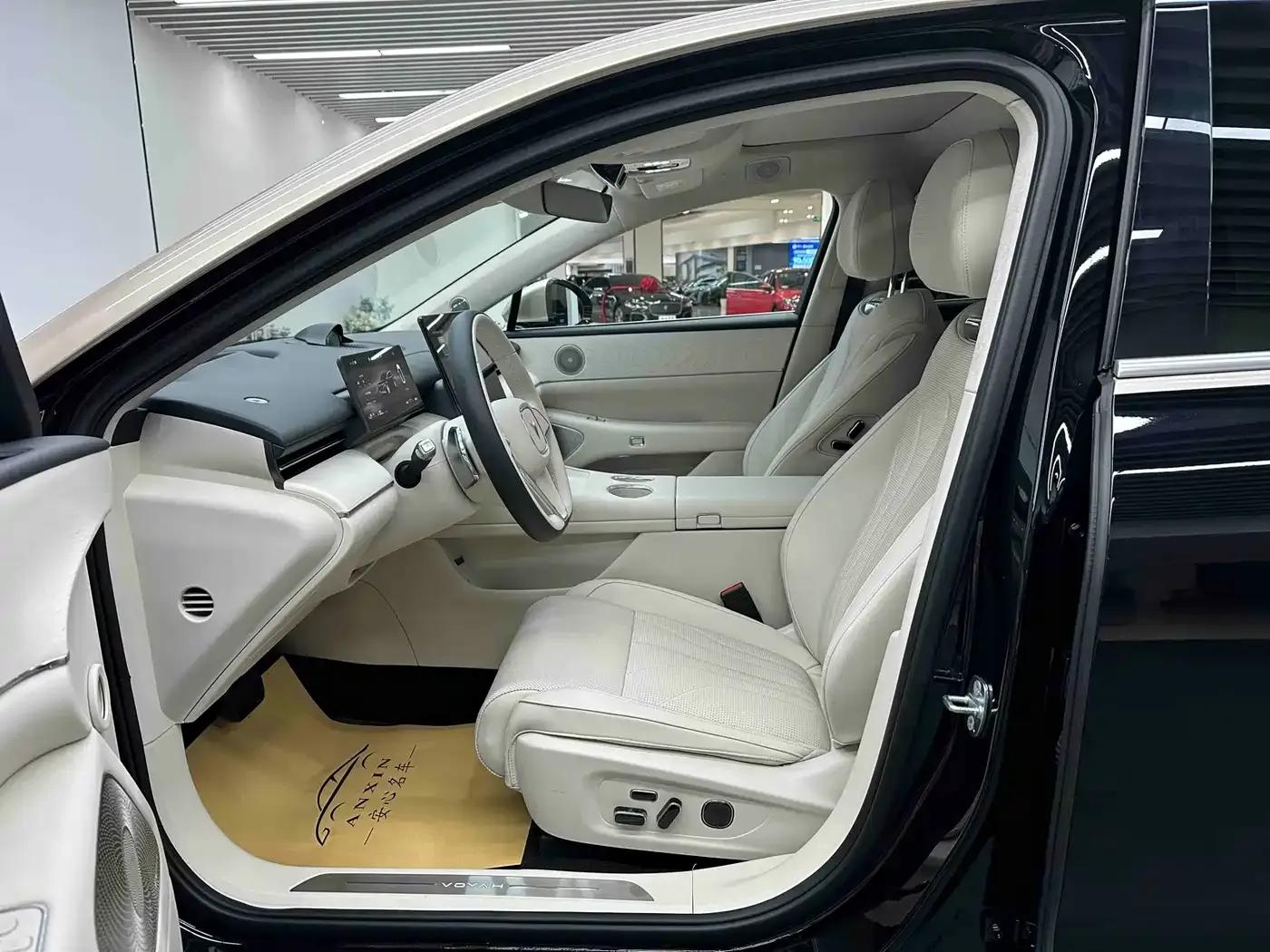 Voyah Chase Light L 2026 All-Wheel Drive Ultra — миниатюра 7