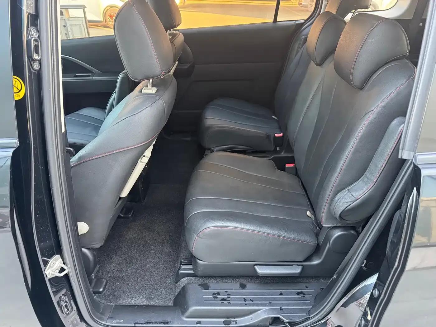 Mazda 5 2013 2.0L Automatic Comfort Model — миниатюра 8