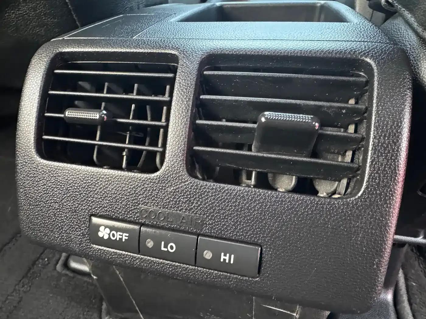 Mazda 5 2013 2.0L Automatic Comfort Model — миниатюра 9