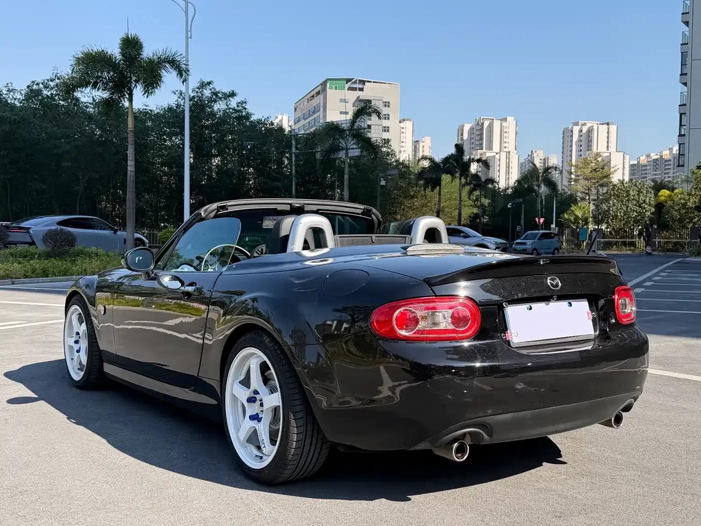 Mazda MX-5 2009 2.0 — миниатюра 9
