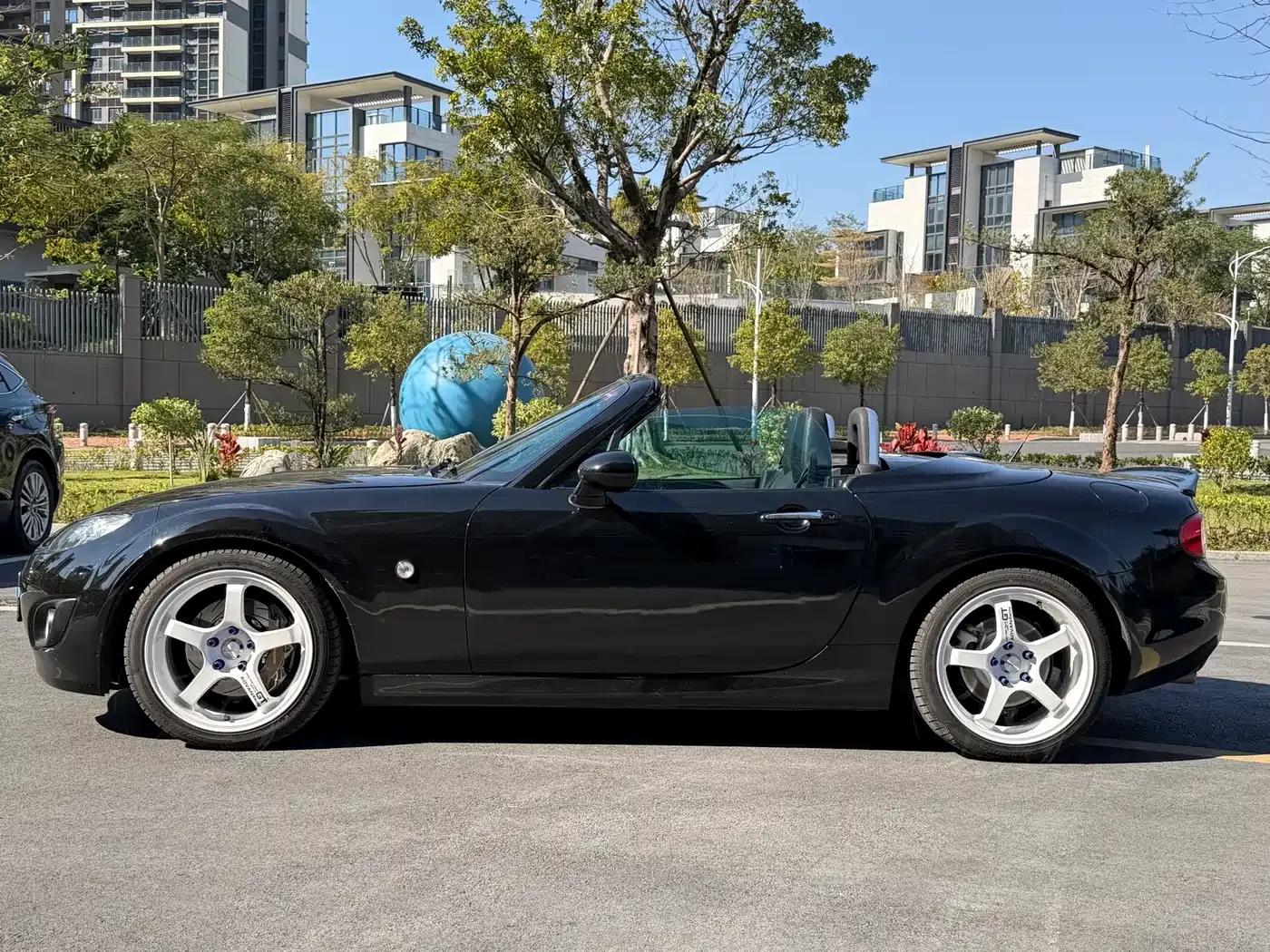 Mazda MX-5 2009 2.0 — миниатюра 10