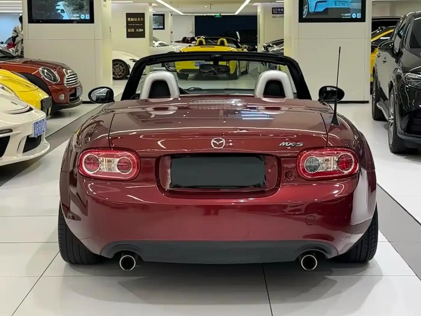 Mazda MX-5 2009 2.0 — миниатюра 11