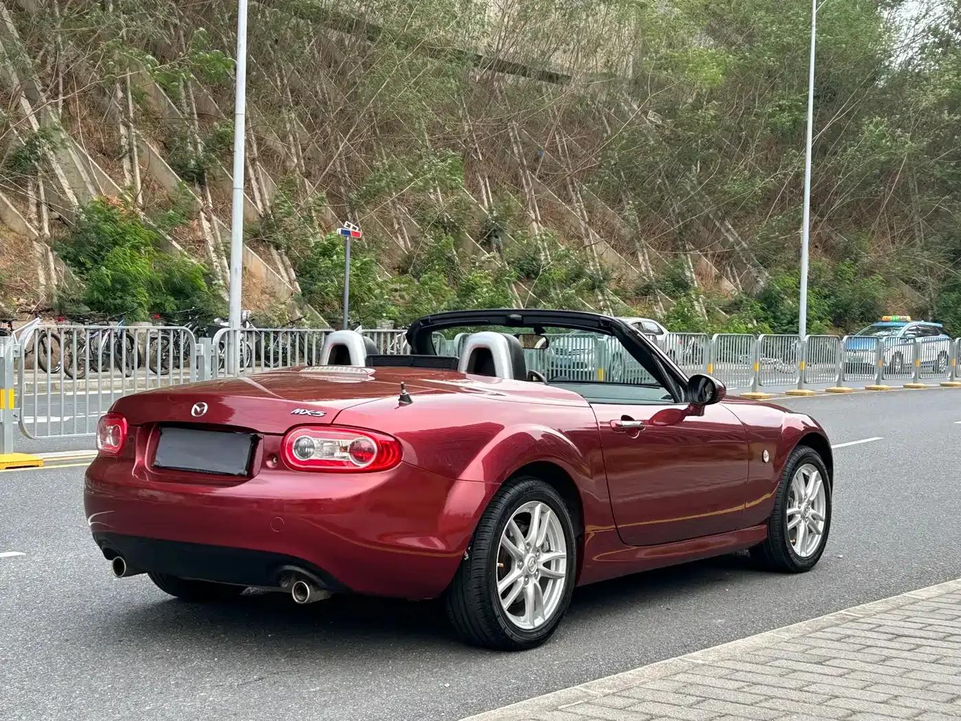 Mazda MX-5 2009 2.0 — миниатюра 11