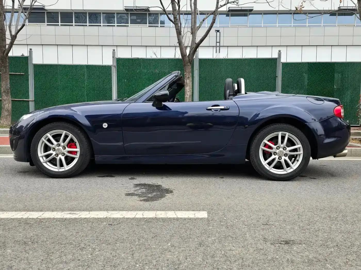 Mazda MX-5 2009 2.0 — миниатюра 7