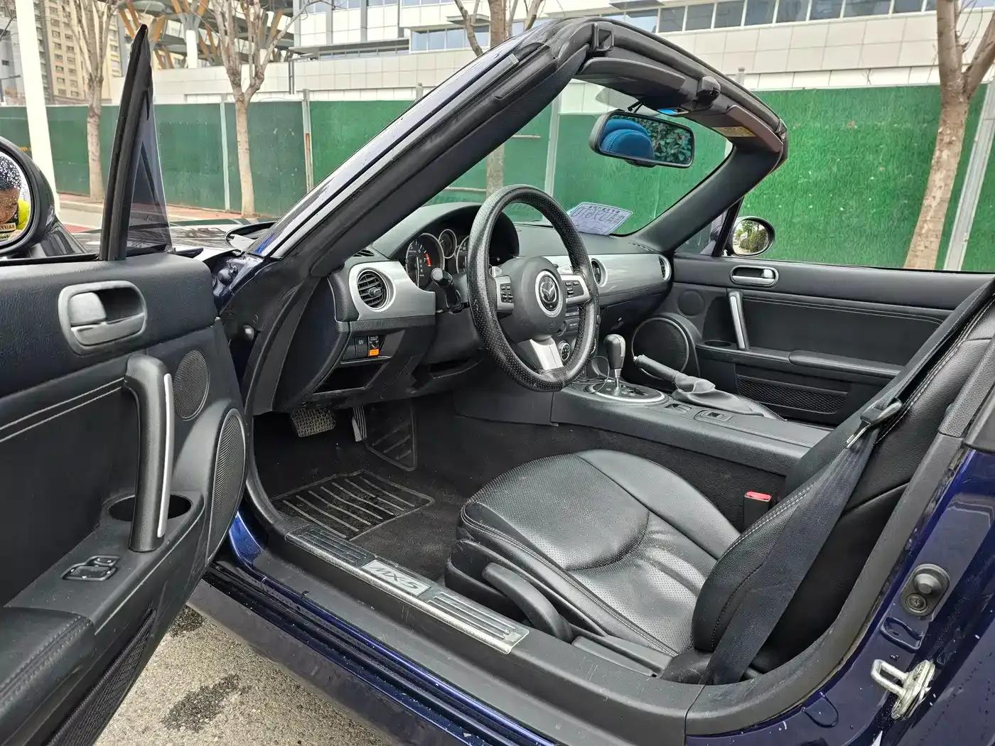 Mazda MX-5 2009 2.0 — миниатюра 8