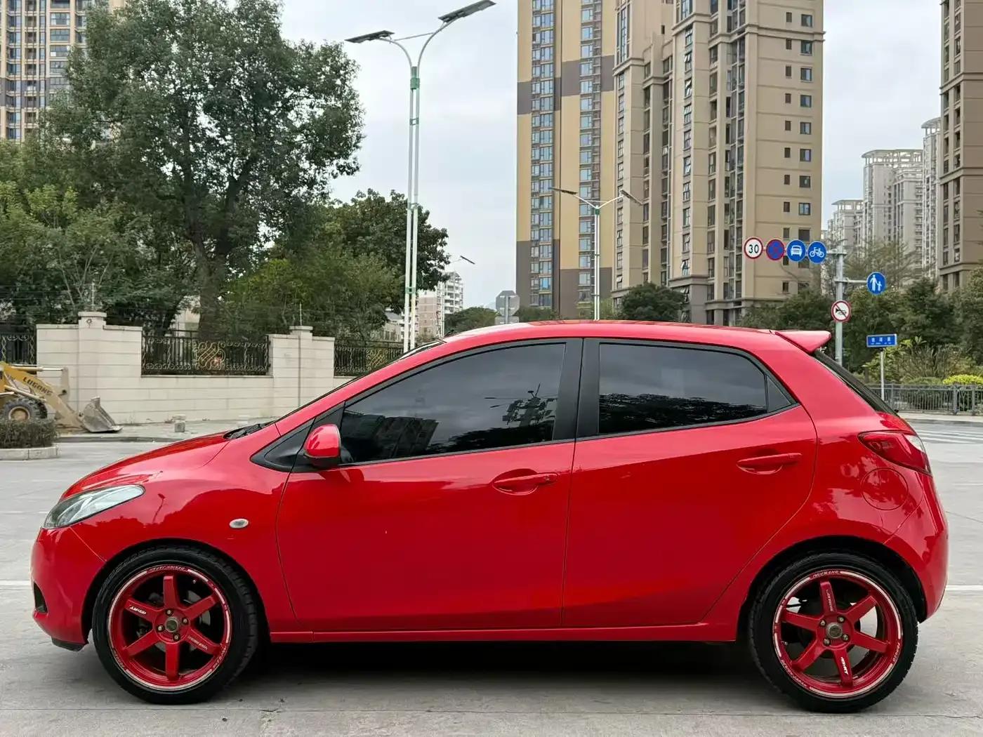 Mazda2 2011 Dynamic 1.5L Automatic Value Edition — миниатюра 4