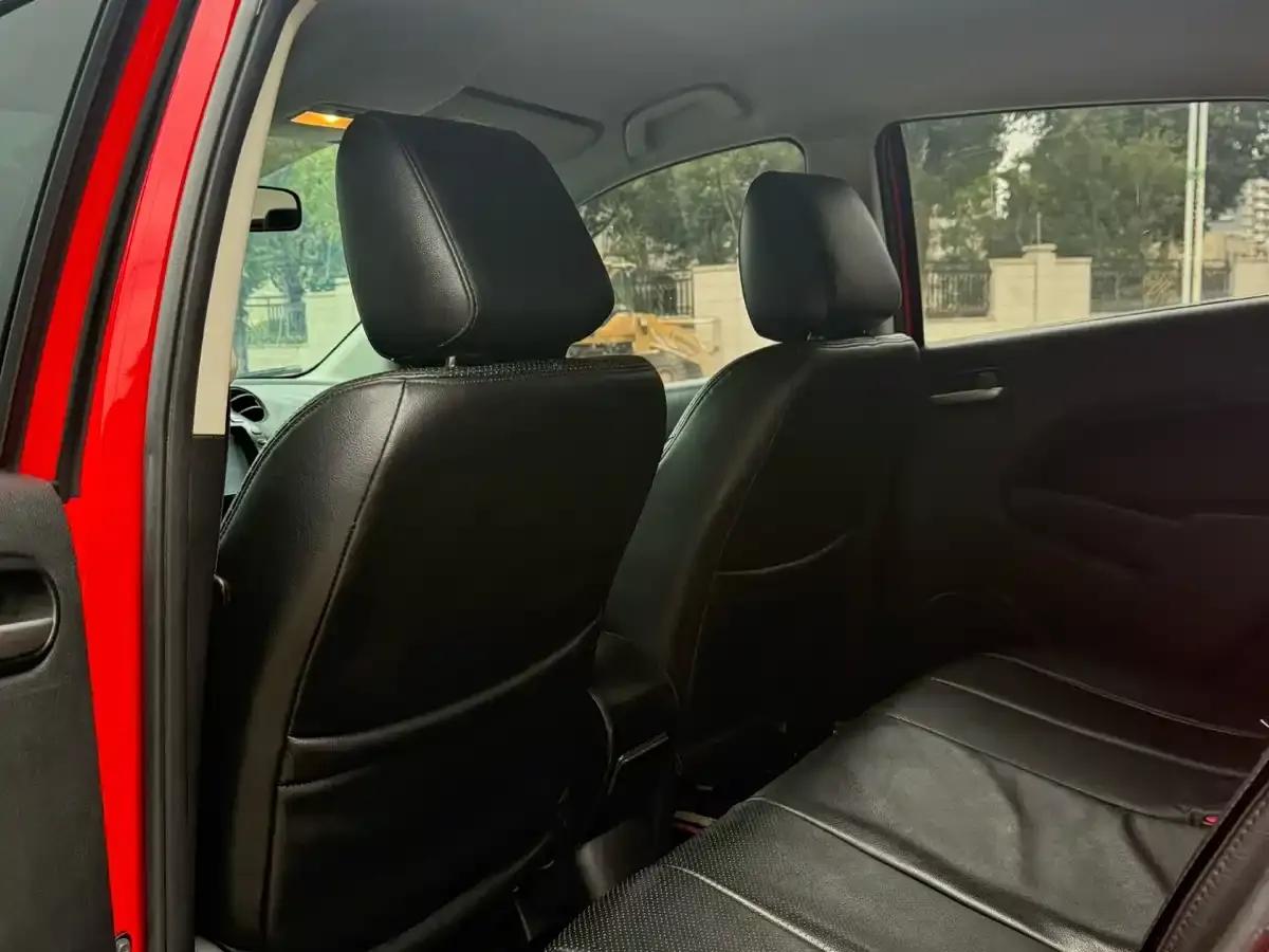 Mazda2 2011 Dynamic 1.5L Automatic Value Edition — миниатюра 8