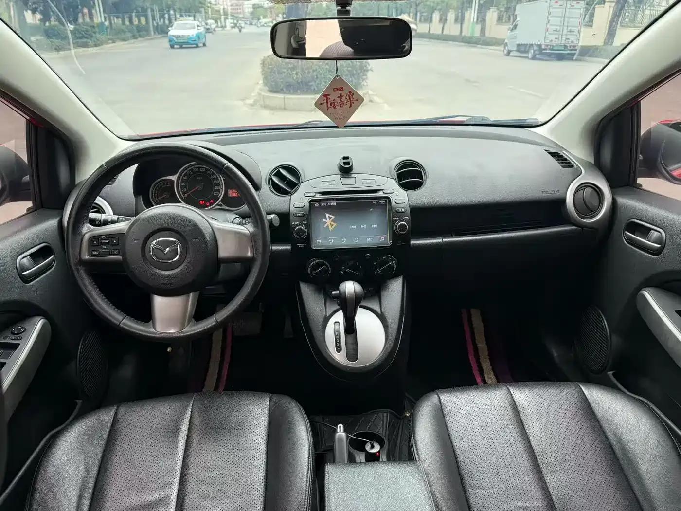 Mazda2 2011 Dynamic 1.5L Automatic Value Edition — миниатюра 9